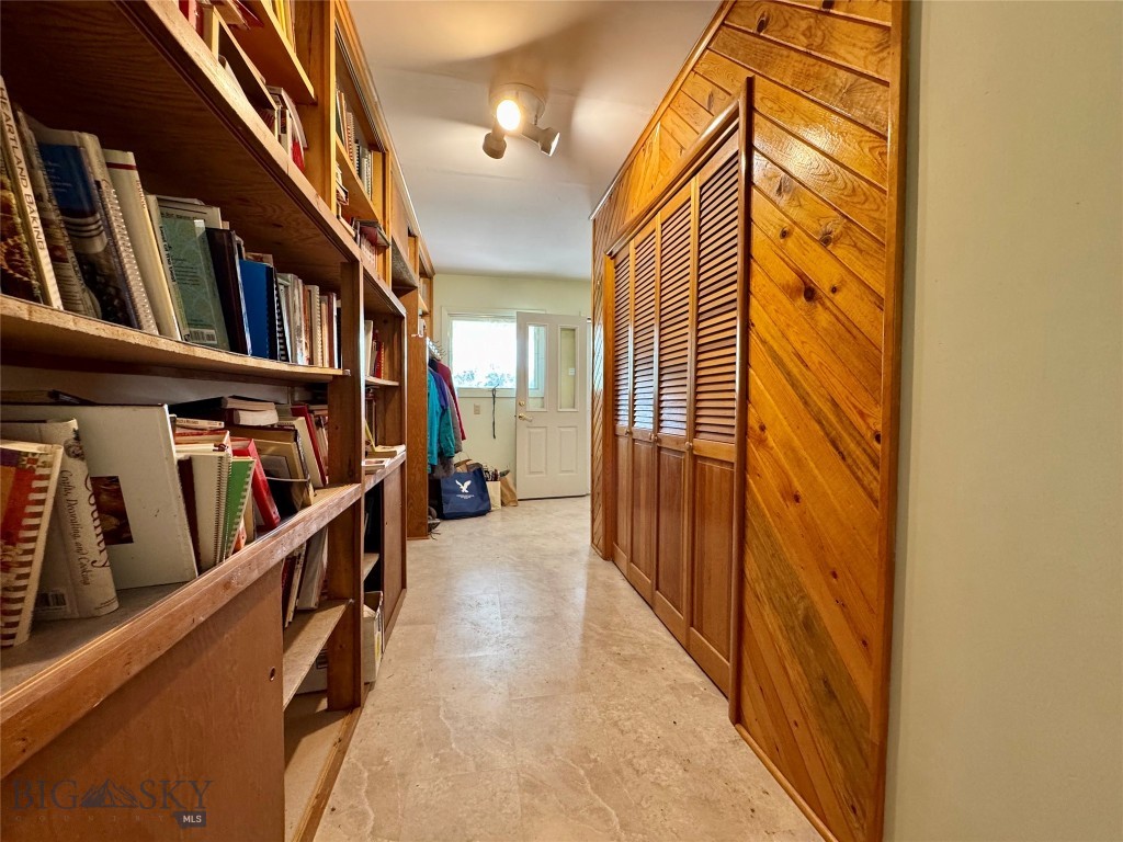 42 Strong Ln, Livingston MT 59047