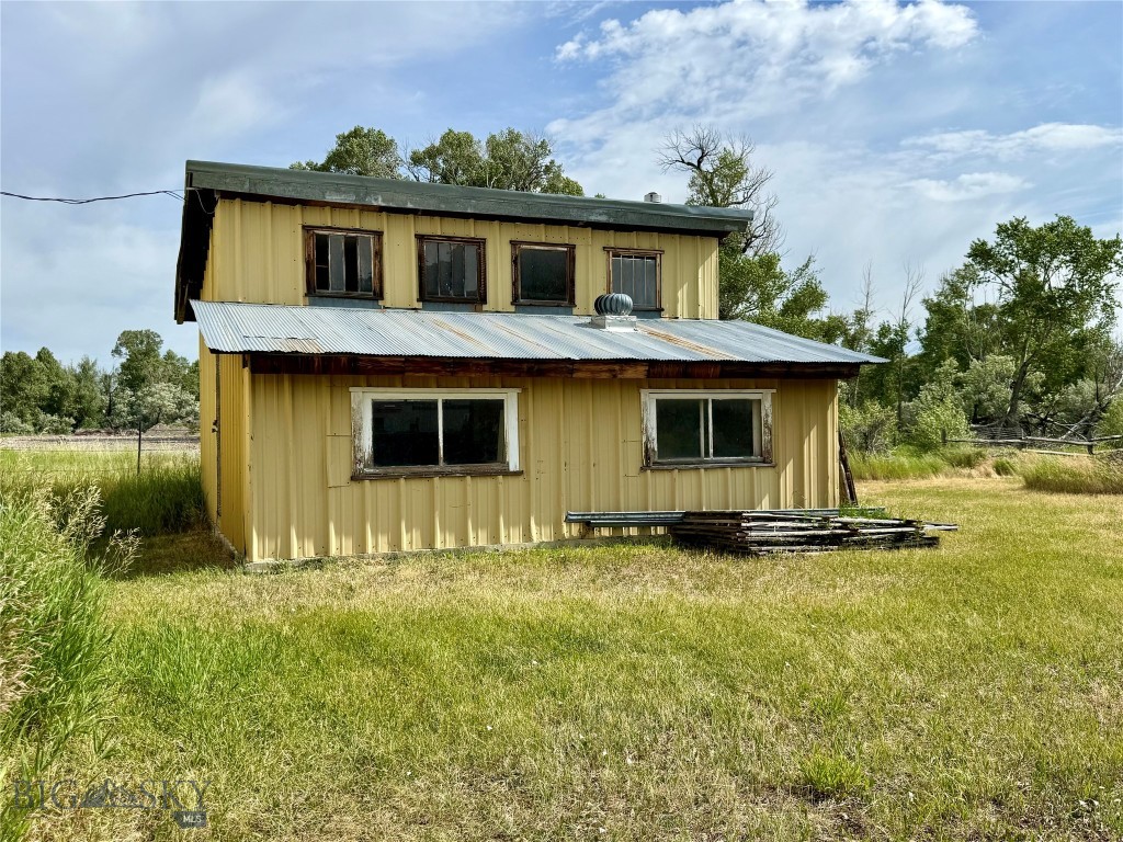 42 Strong Ln, Livingston MT 59047