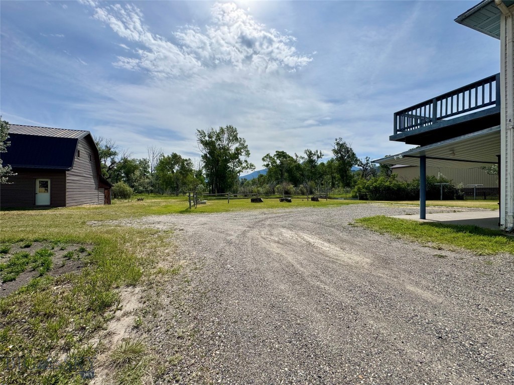 42 Strong Ln, Livingston MT 59047