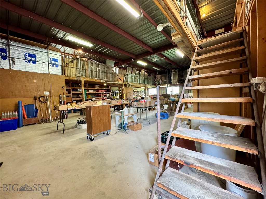 42 Strong Ln, Livingston MT 59047