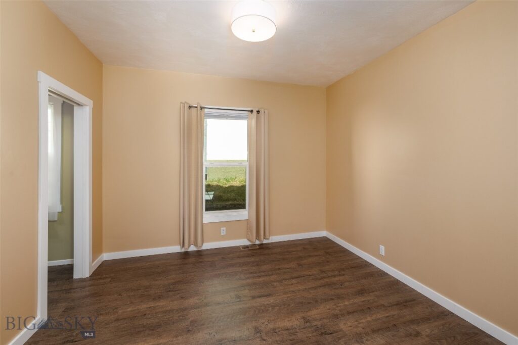 421 N C Street, Livingston MT 59047