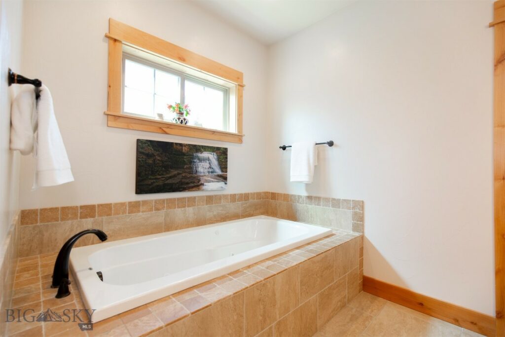 423 Parklands Trail, Bozeman MT 59718