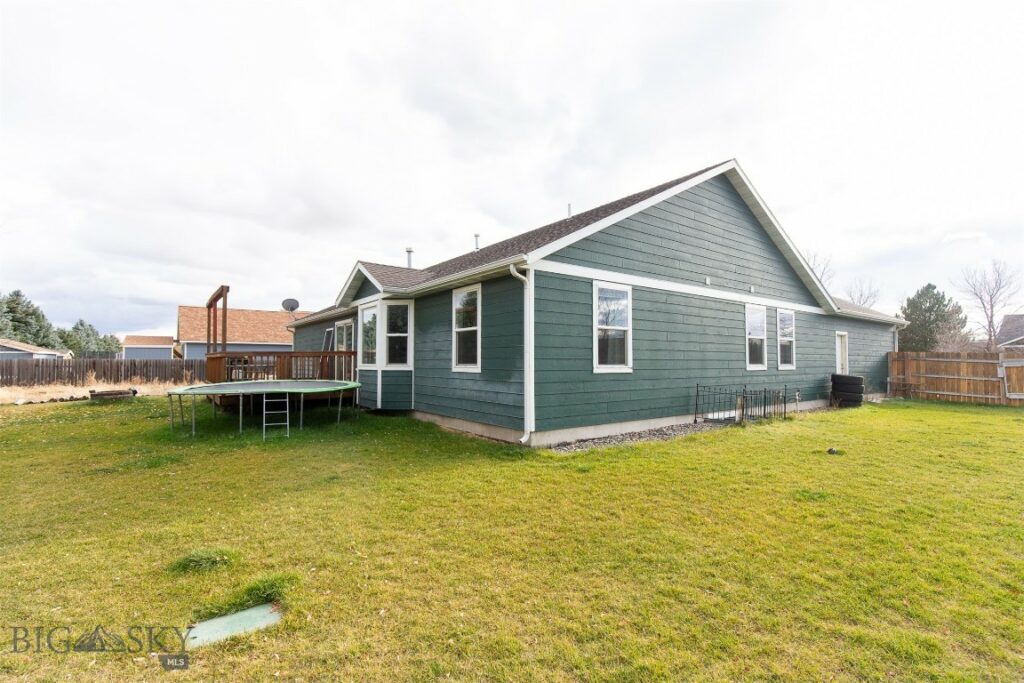 425 Red Barn Drive, Belgrade MT 59714