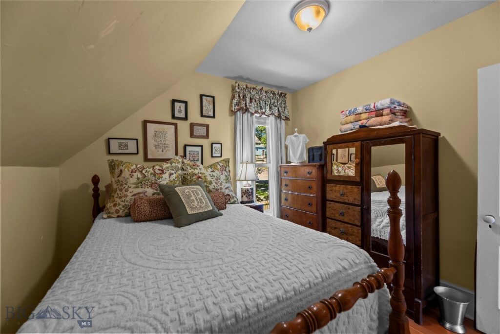 425 N B Street, Livingston MT 59047