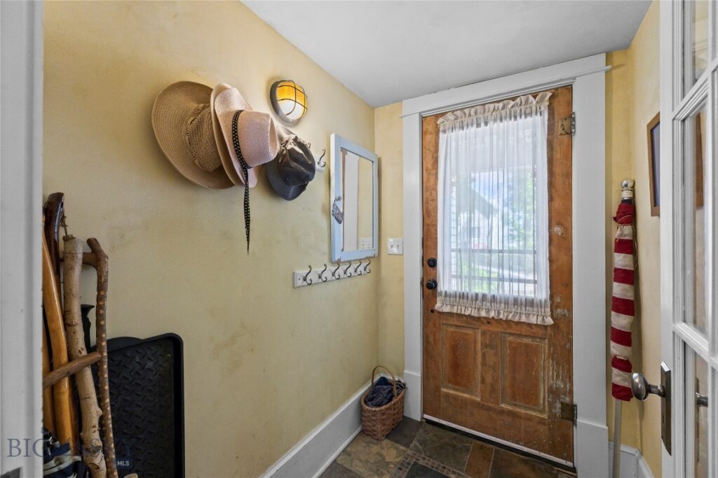 425 N B Street, Livingston MT 59047