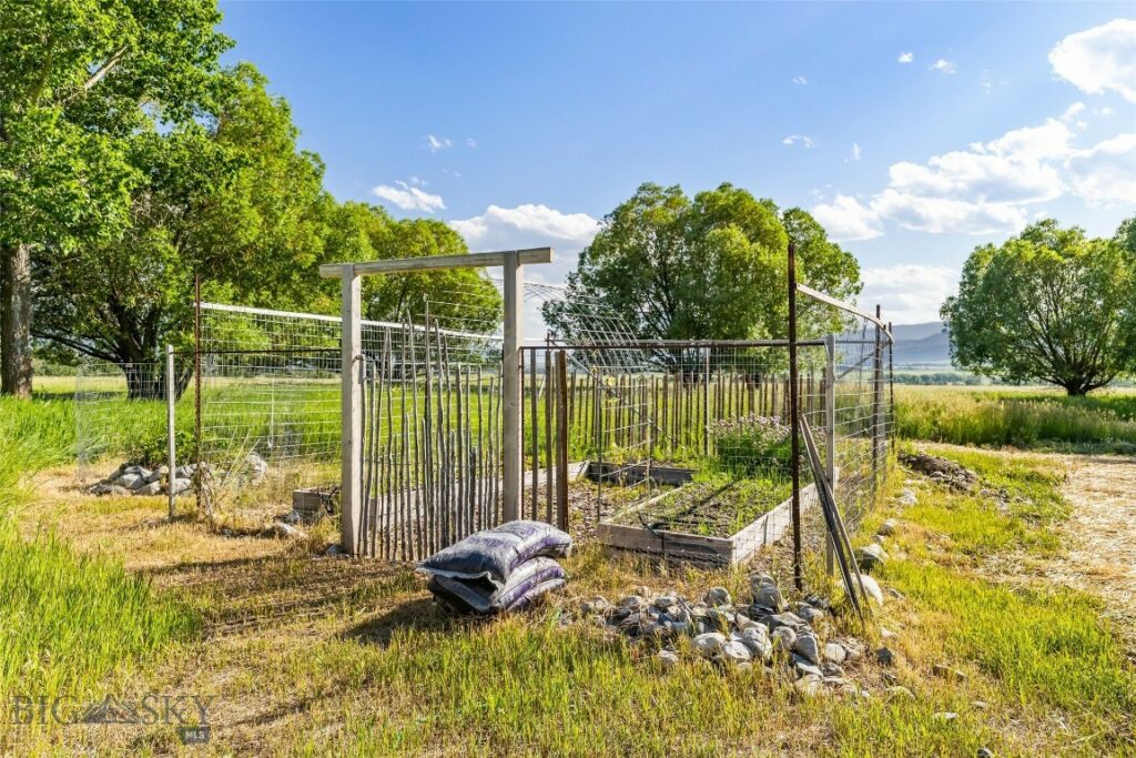 43 Cutthroat Lane, Livingston MT 59047