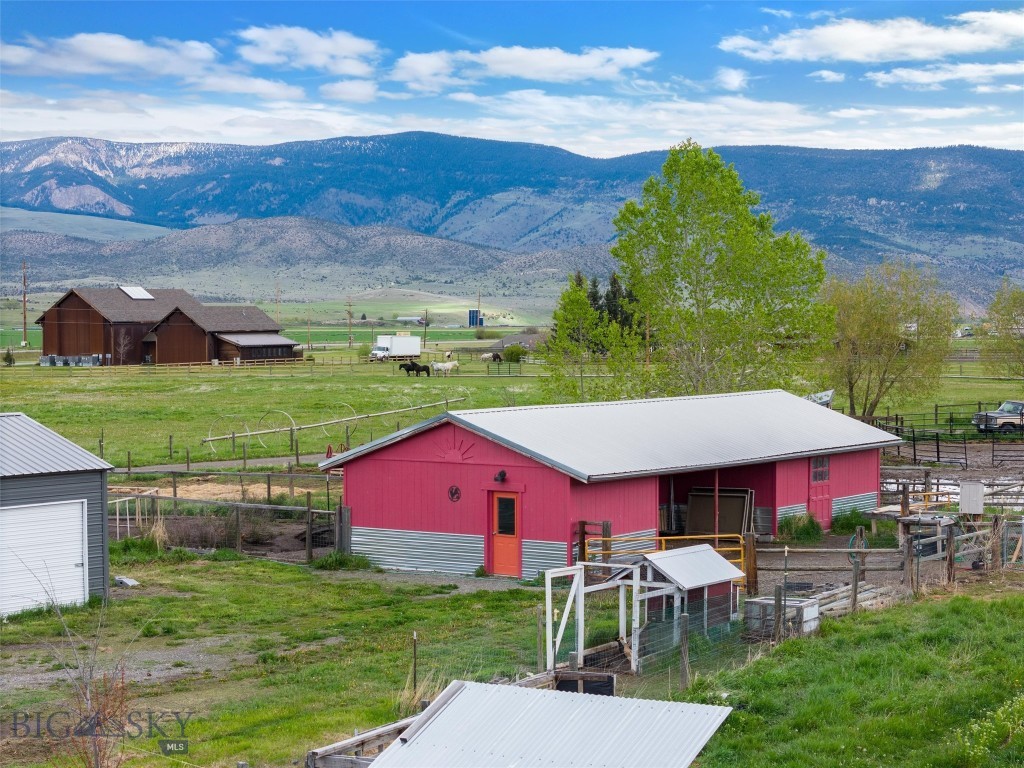 4314 US Highway 89 S, Livingston MT 59047