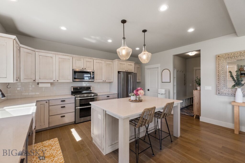 438 White Horse Loop, Bozeman MT 59718
