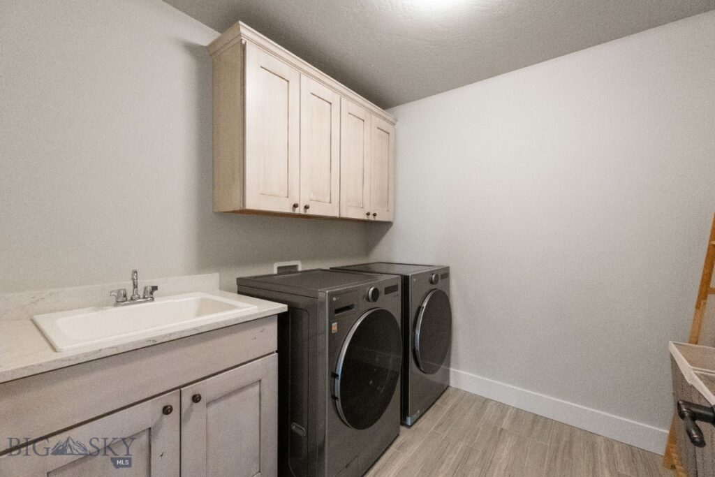 438 White Horse Loop, Bozeman MT 59718