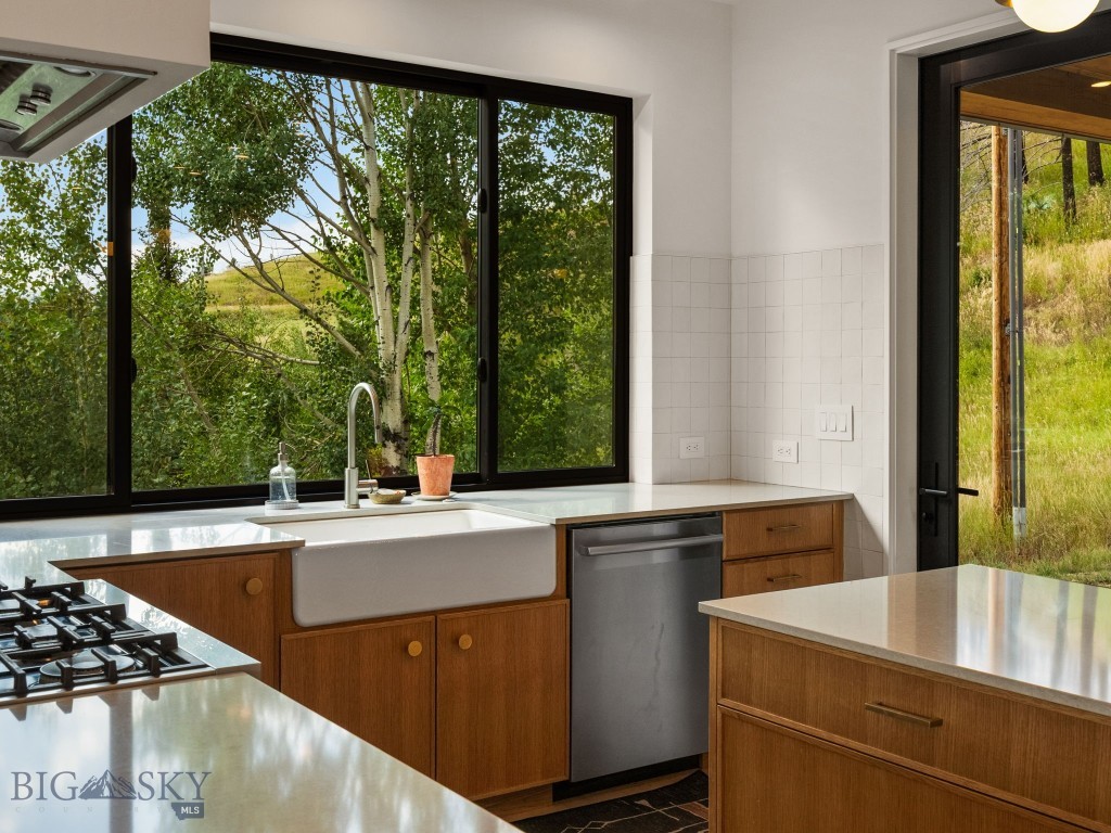 44 Midway Bridger Road, Bozeman MT 59715