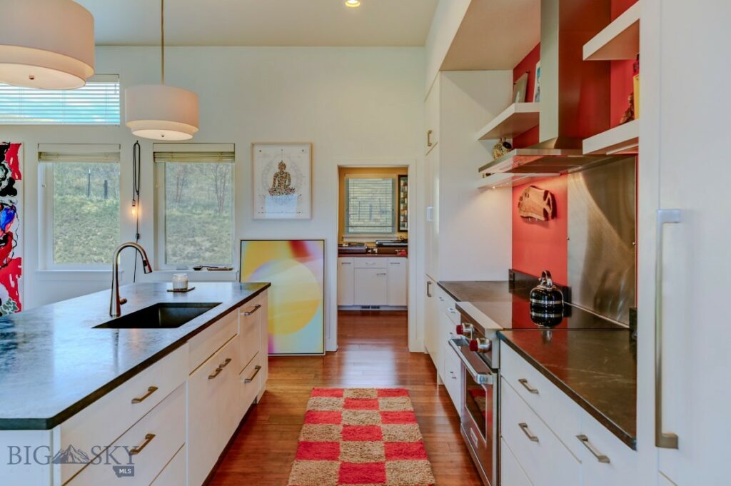 49 Bison Trail, Livingston MT 59047