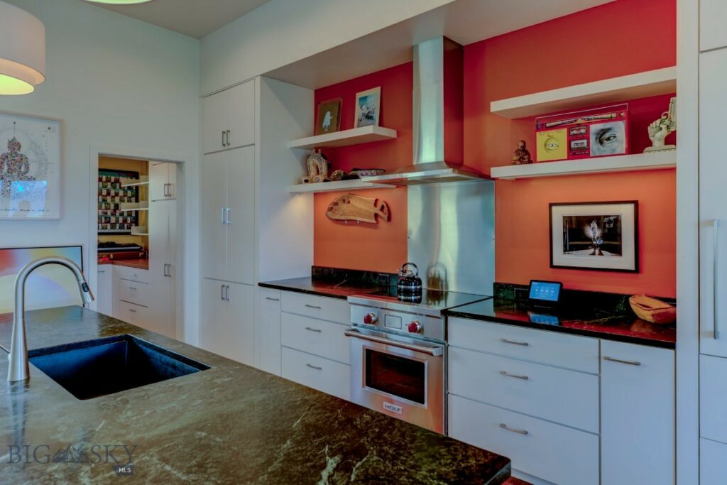 49 Bison Trail, Livingston MT 59047