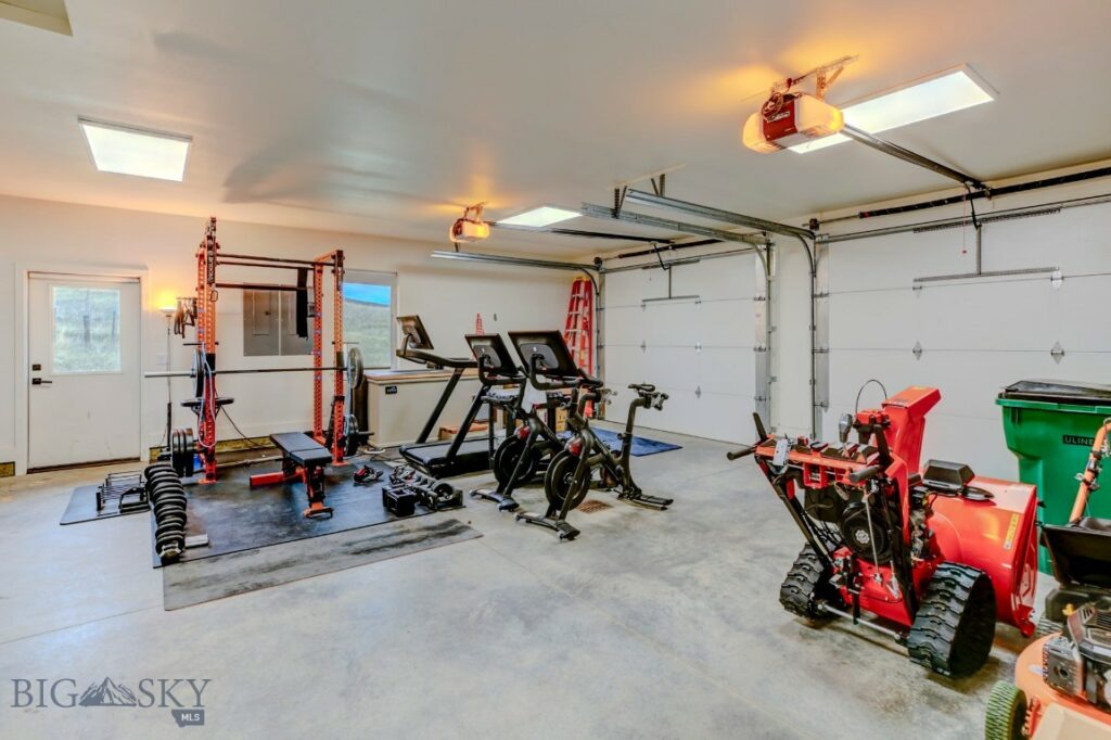 49 Bison Trail, Livingston MT 59047