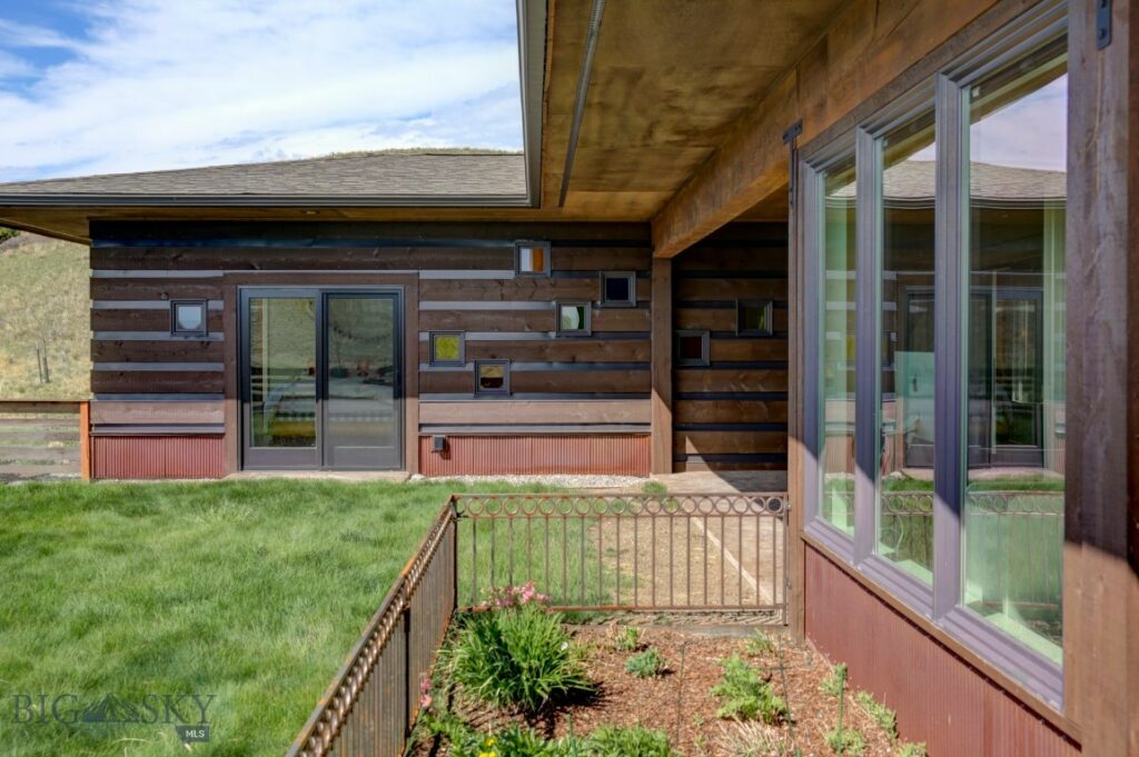 49 Bison Trail, Livingston MT 59047