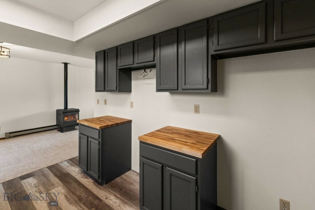 493 Secretariat Circle, Belgrade MT 59714