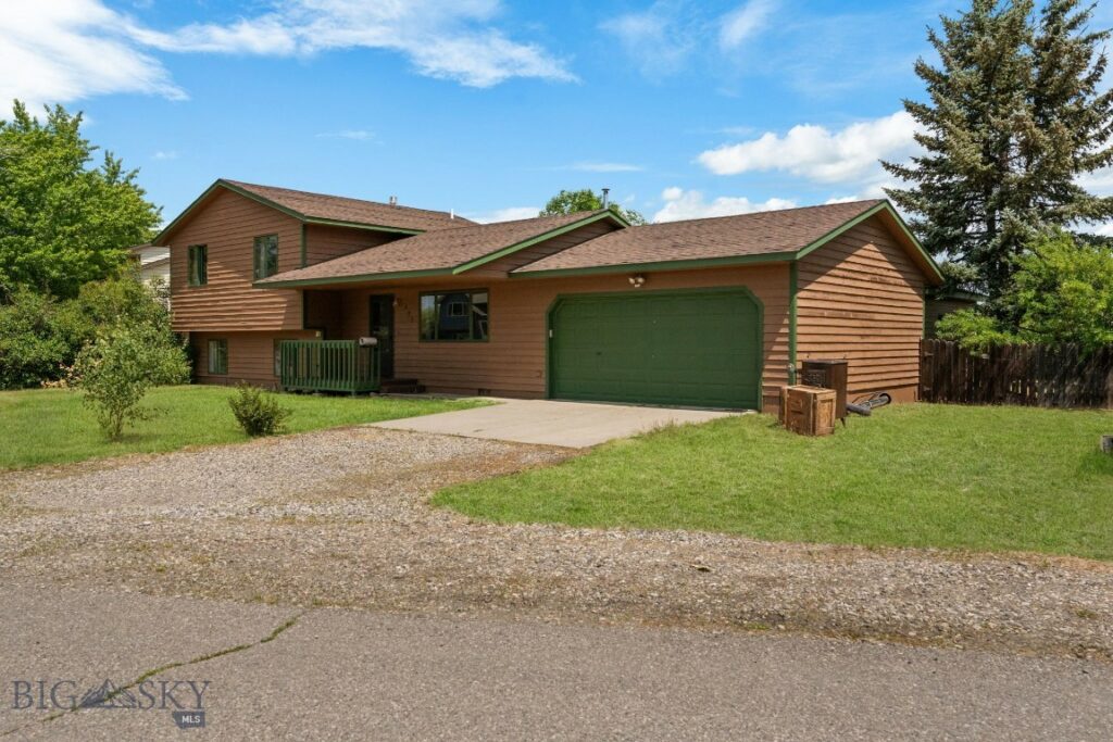 493 Secretariat Circle, Belgrade MT 59714
