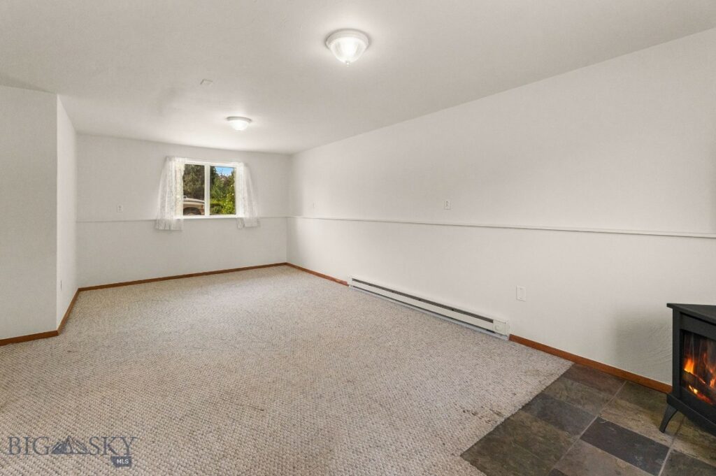 493 Secretariat Circle, Belgrade MT 59714