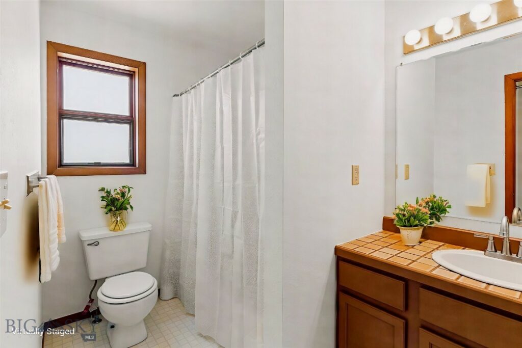 493 Secretariat Circle, Belgrade MT 59714