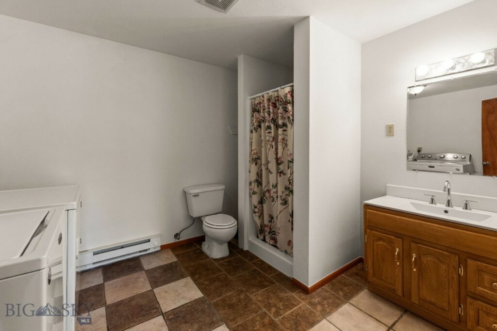 493 Secretariat Circle, Belgrade MT 59714