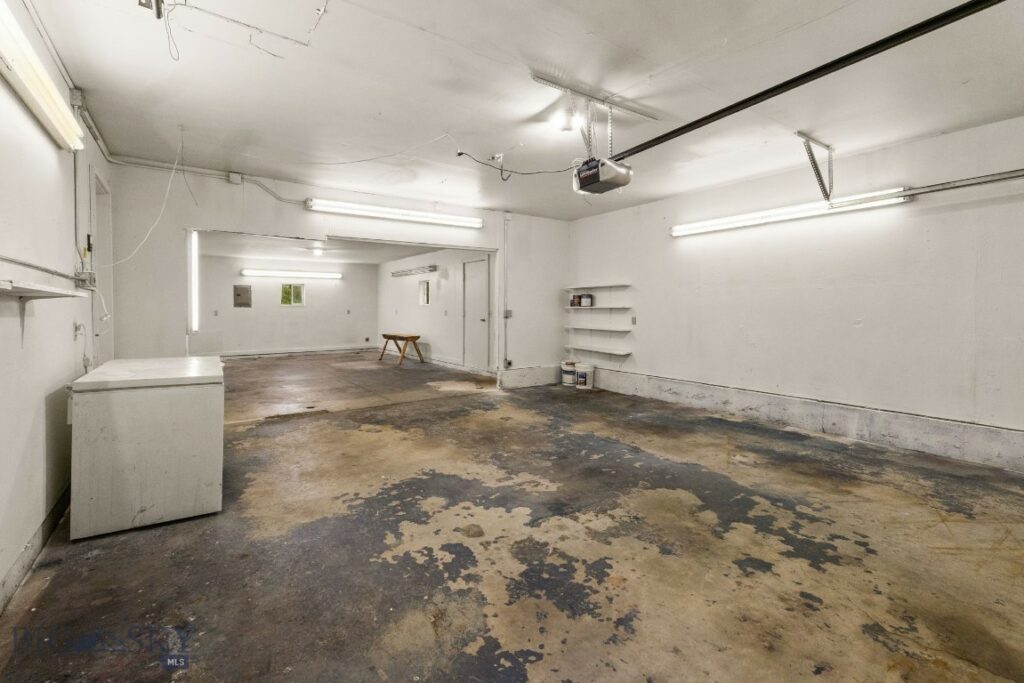 493 Secretariat Circle, Belgrade MT 59714