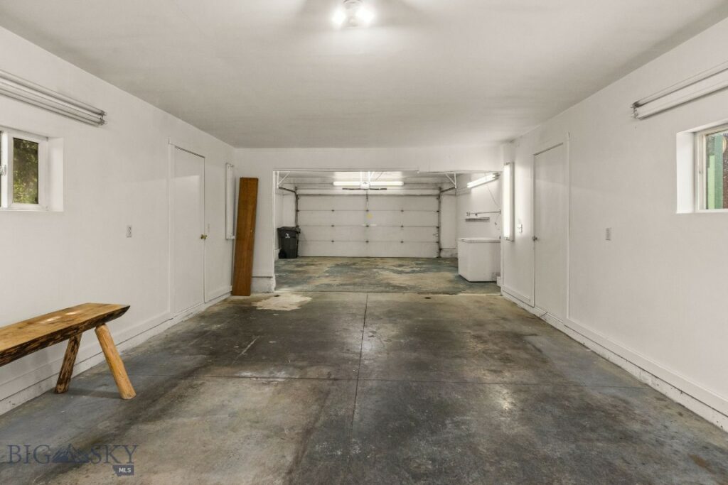 493 Secretariat Circle, Belgrade MT 59714