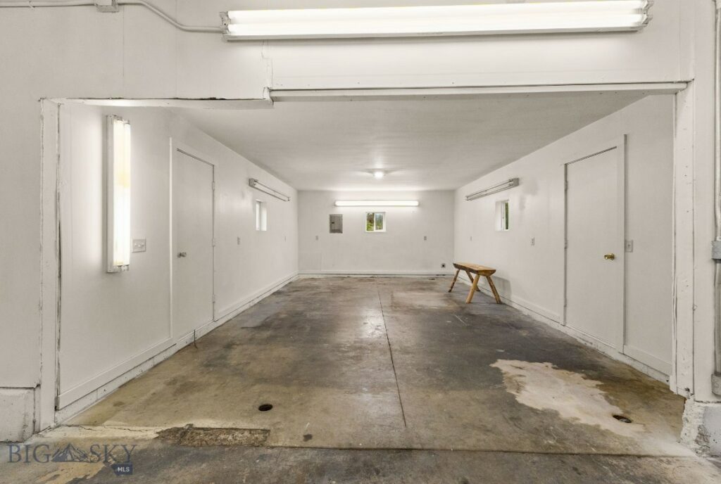 493 Secretariat Circle, Belgrade MT 59714