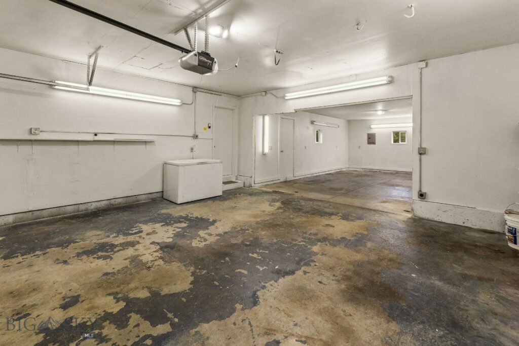 493 Secretariat Circle, Belgrade MT 59714