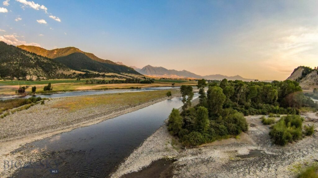 4948 US Highway 89 S, Livingston MT 59047