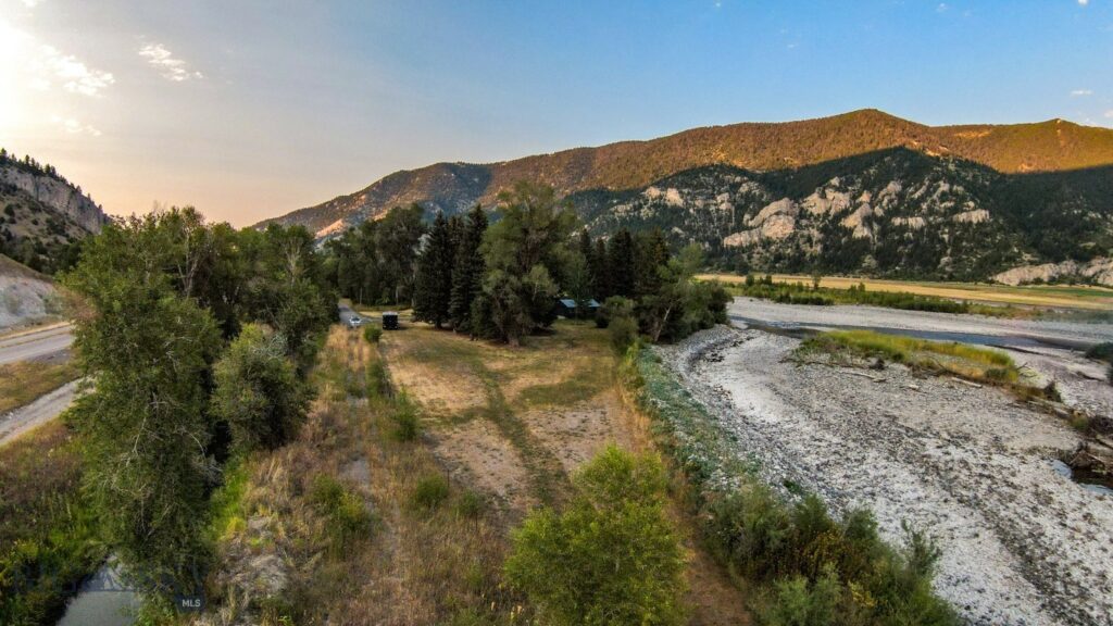4948 US Highway 89 S, Livingston MT 59047