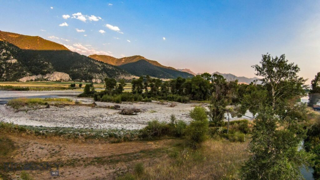 4948 US Highway 89 S, Livingston MT 59047