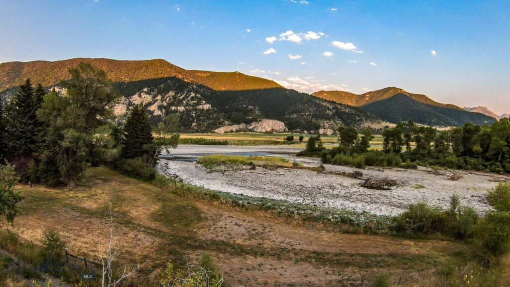 4948 US Highway 89 S, Livingston MT 59047