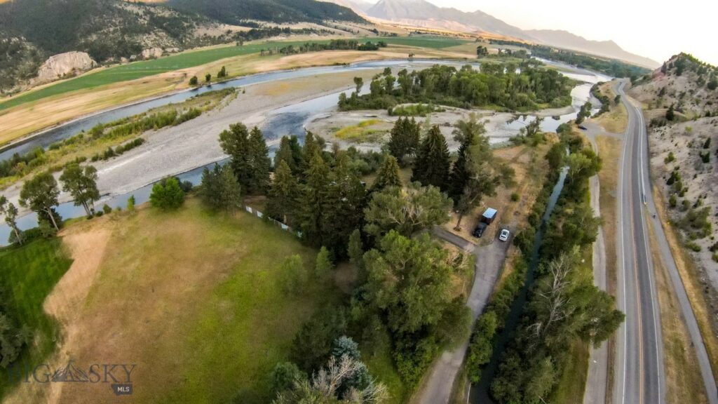 4948 US Highway 89 S, Livingston MT 59047