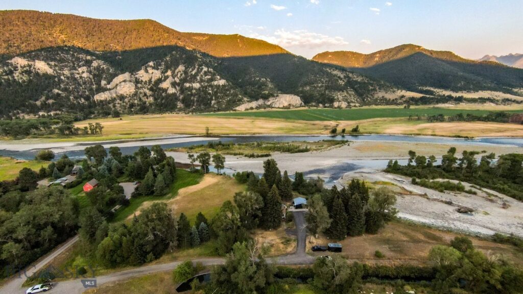 4948 US Highway 89 S, Livingston MT 59047