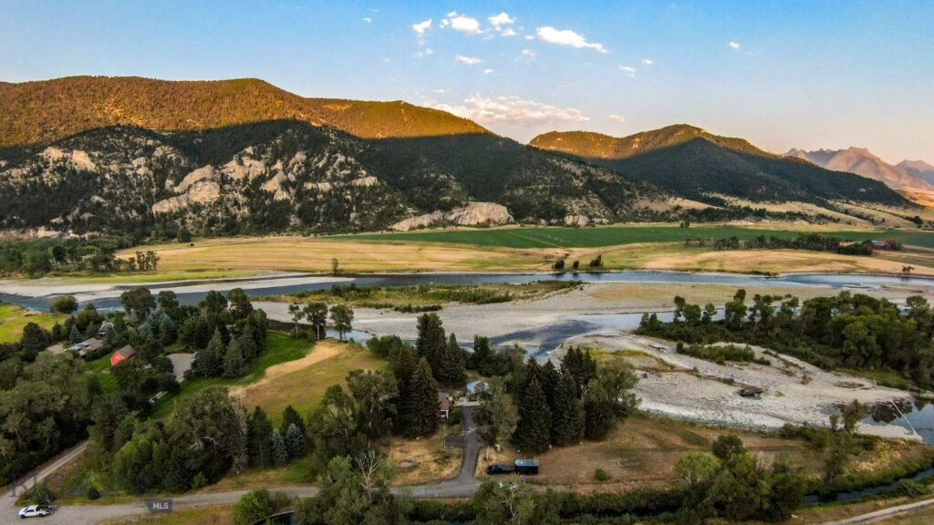 4948 US Highway 89 S, Livingston MT 59047
