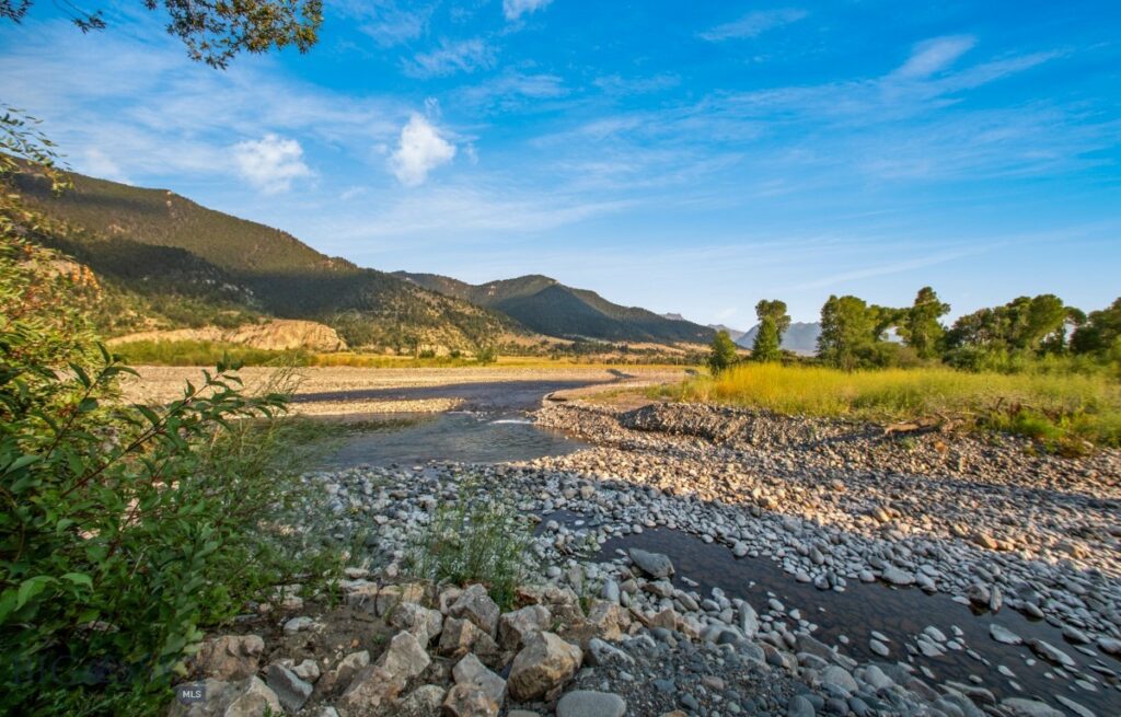 4948 US Highway 89 S, Livingston MT 59047