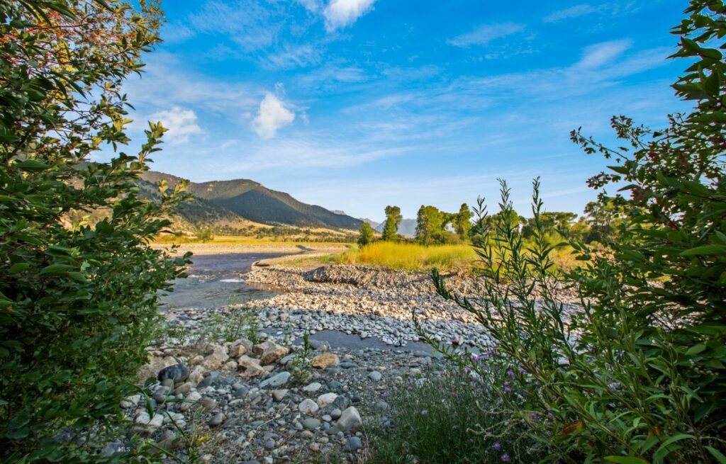 4948 US Highway 89 S, Livingston MT 59047