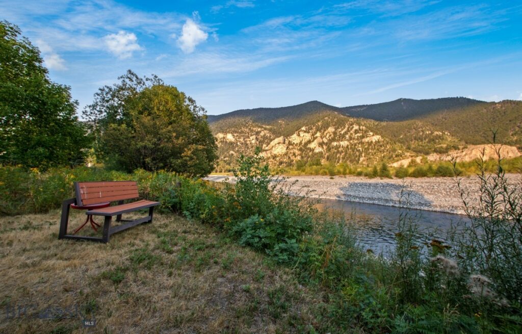 4948 US Highway 89 S, Livingston MT 59047