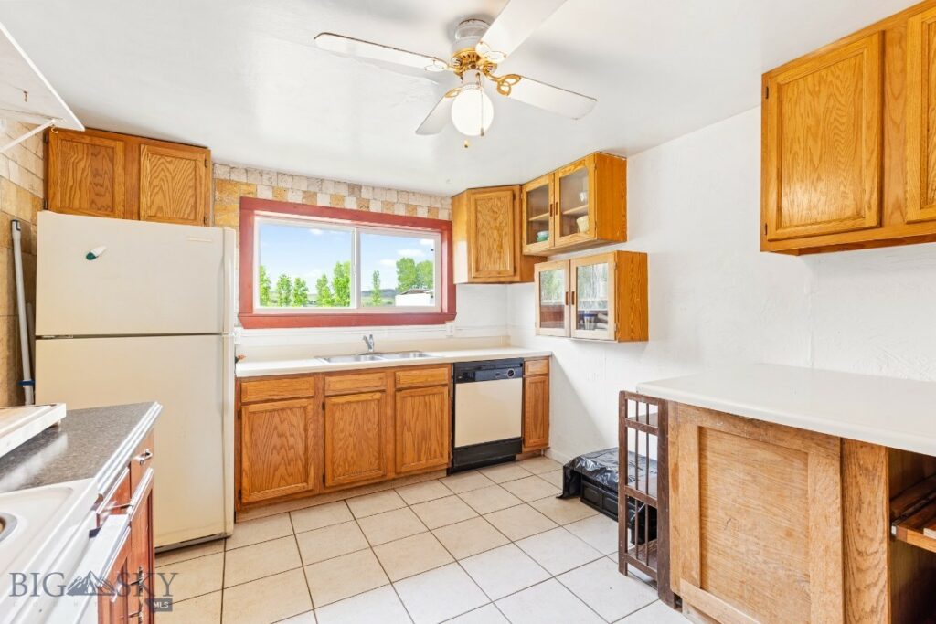 5 Old Clyde Park Road, Livingston MT 59047