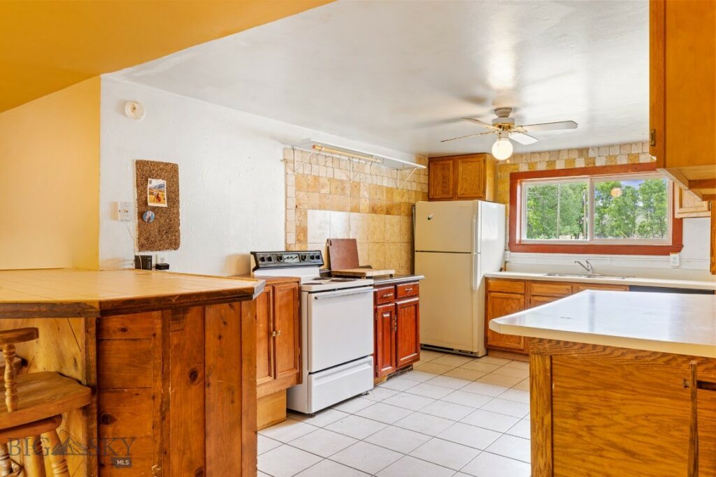 5 Old Clyde Park Road, Livingston MT 59047