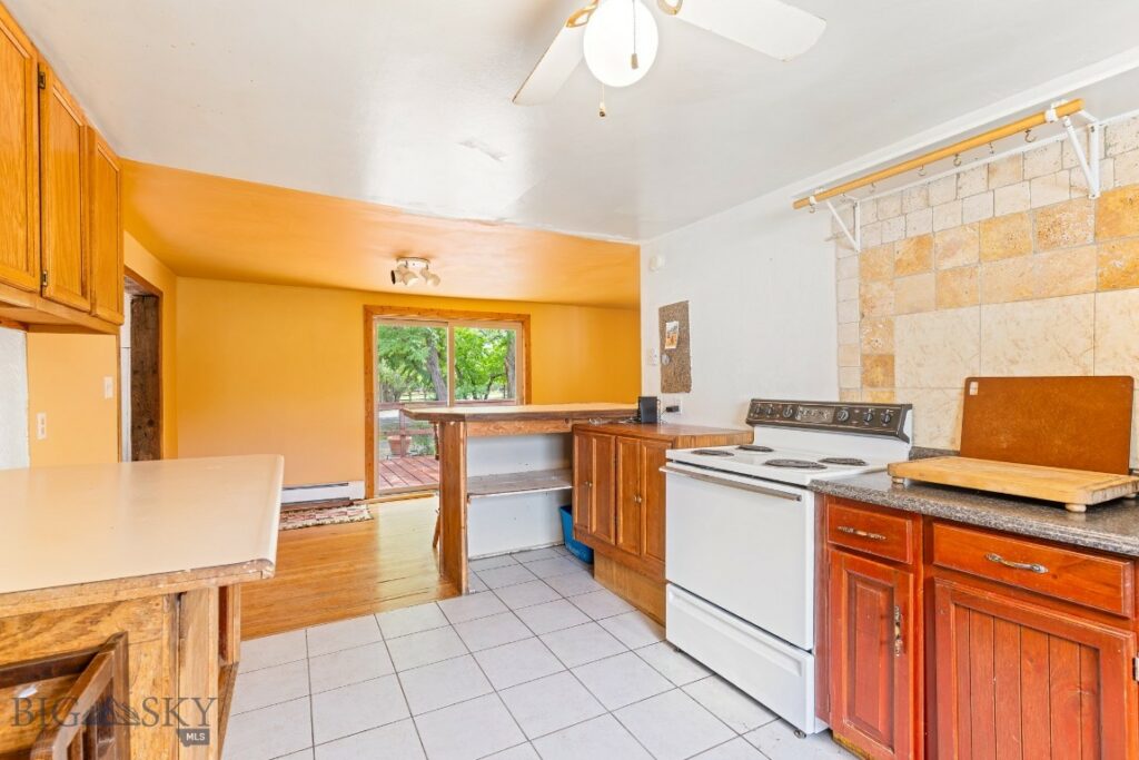 5 Old Clyde Park Road, Livingston MT 59047