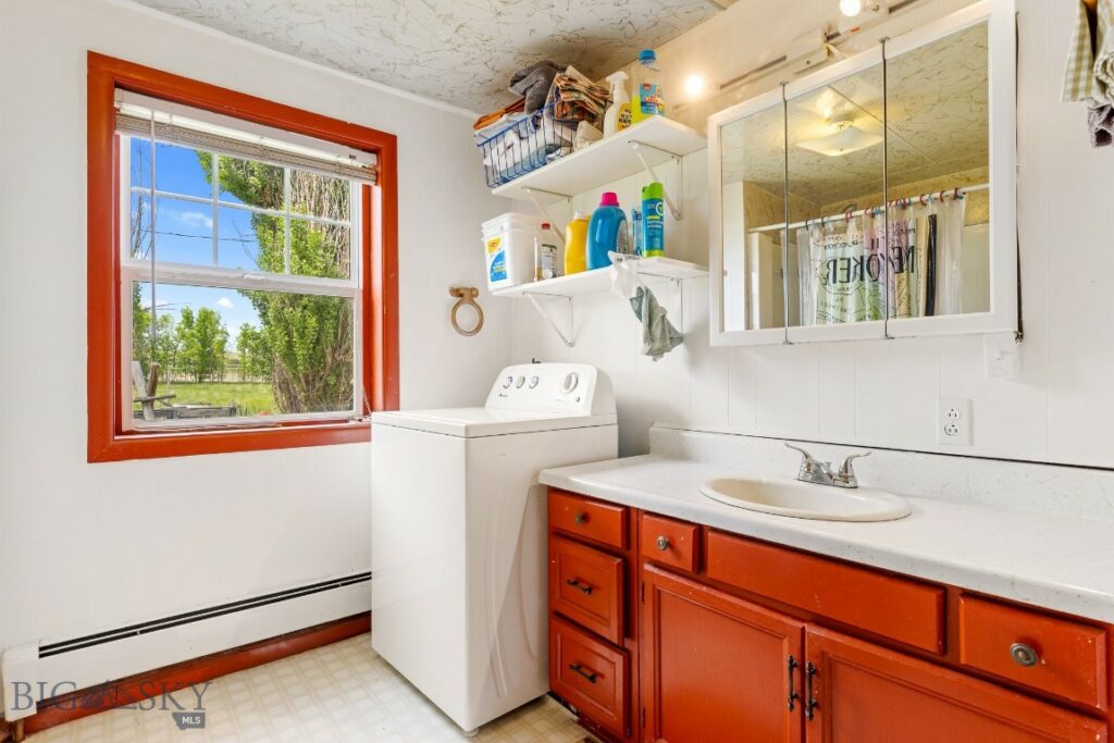 5 Old Clyde Park Road, Livingston MT 59047