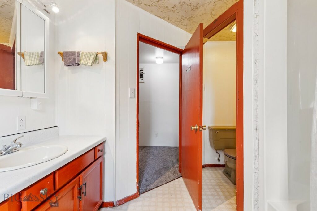 5 Old Clyde Park Road, Livingston MT 59047