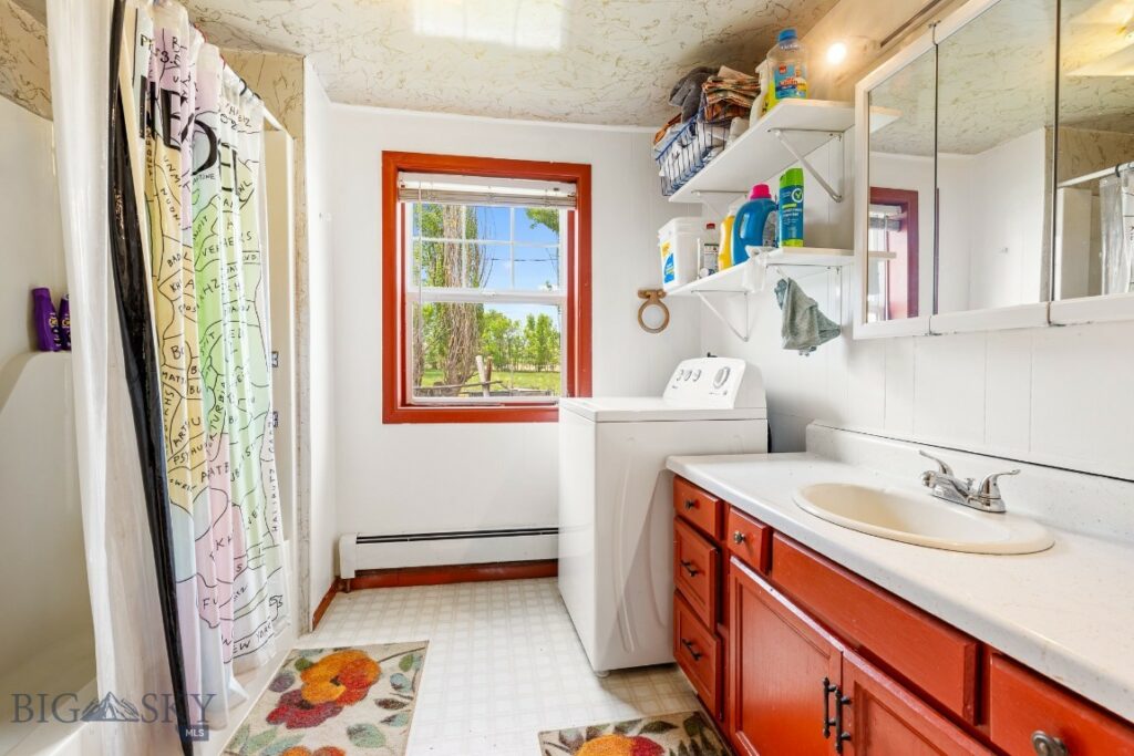 5 Old Clyde Park Road, Livingston MT 59047