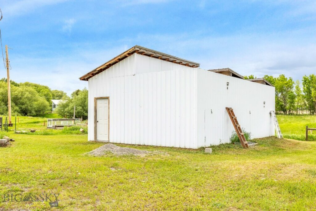 5 Old Clyde Park Road, Livingston MT 59047