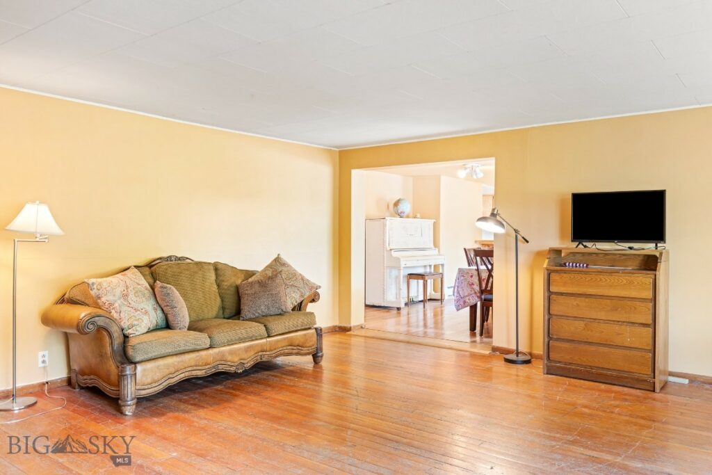5 Old Clyde Park Road, Livingston MT 59047