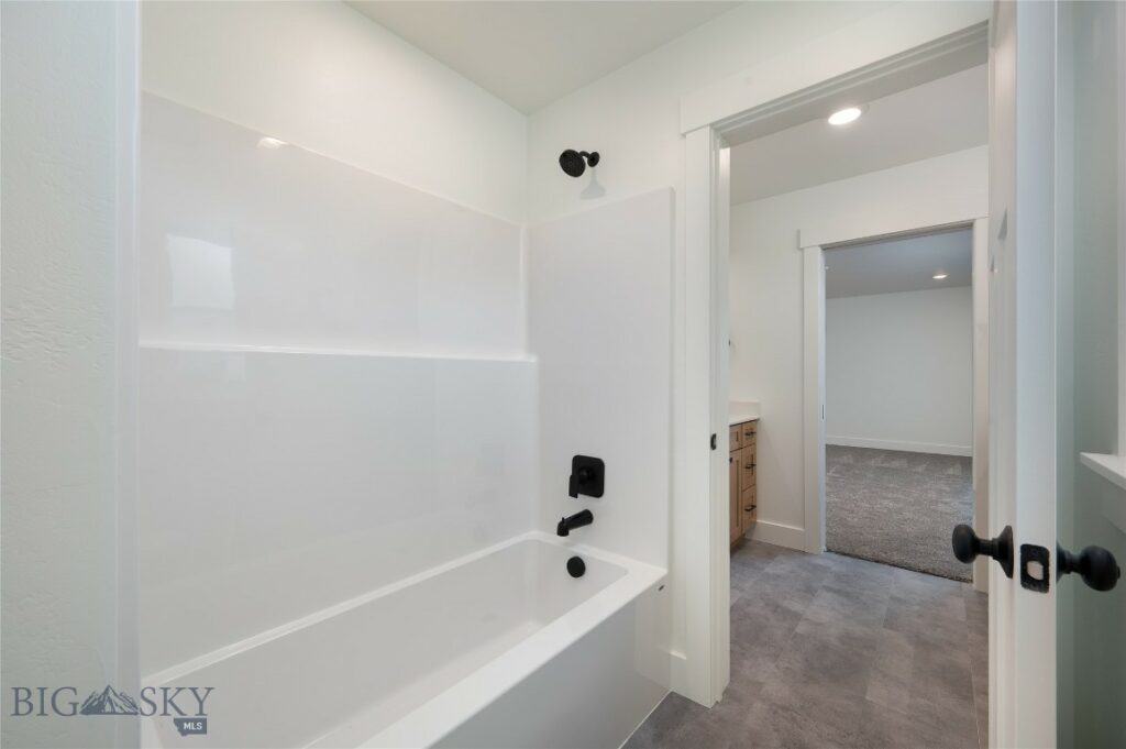 500 Lacey Lane, Belgrade MT 59714