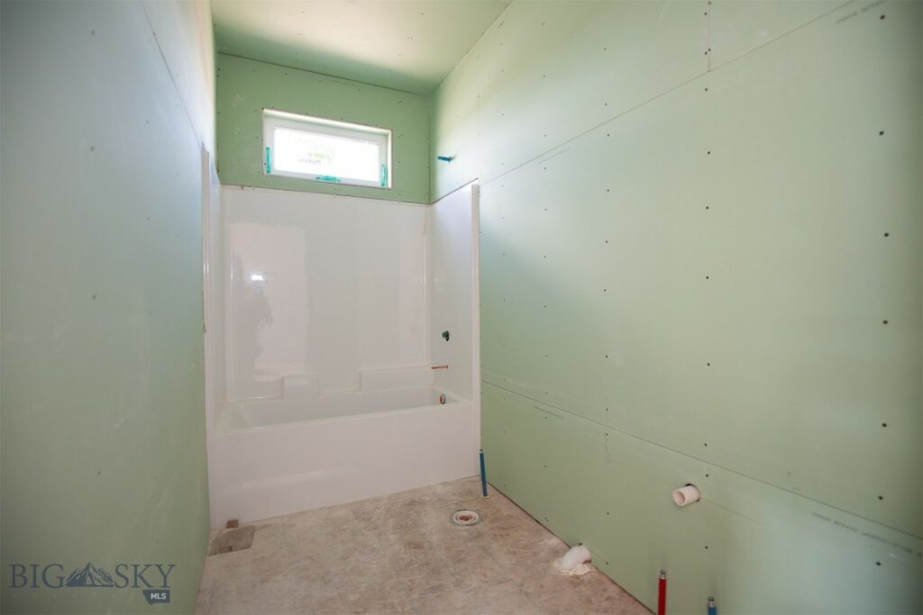 500 Spaniel Lane, Belgrade MT 59714