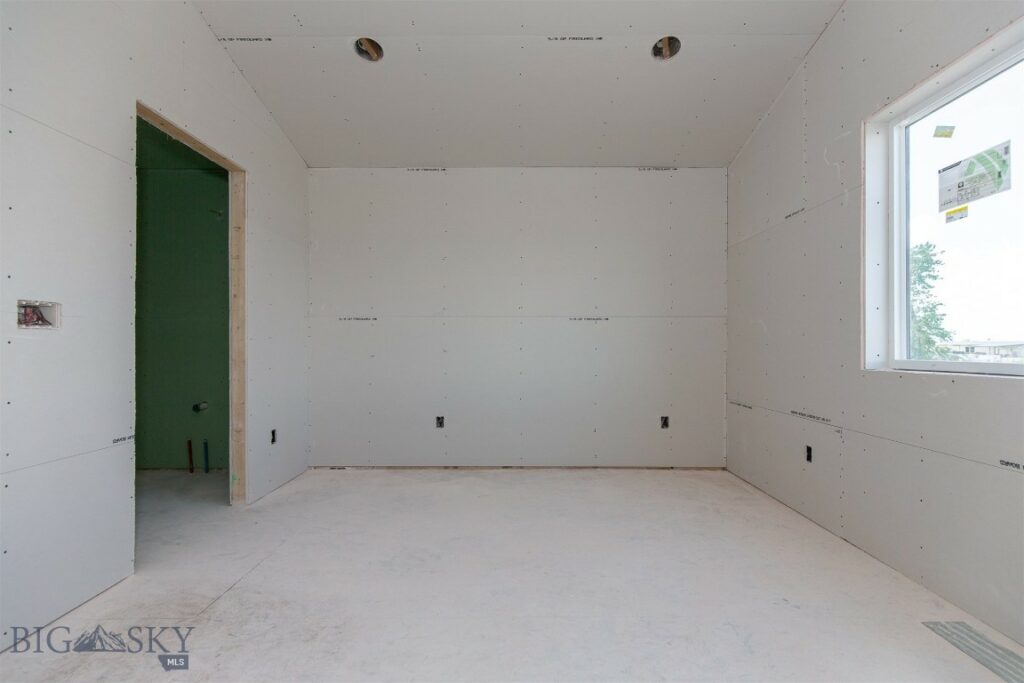 500 Spaniel Lane, Belgrade MT 59714