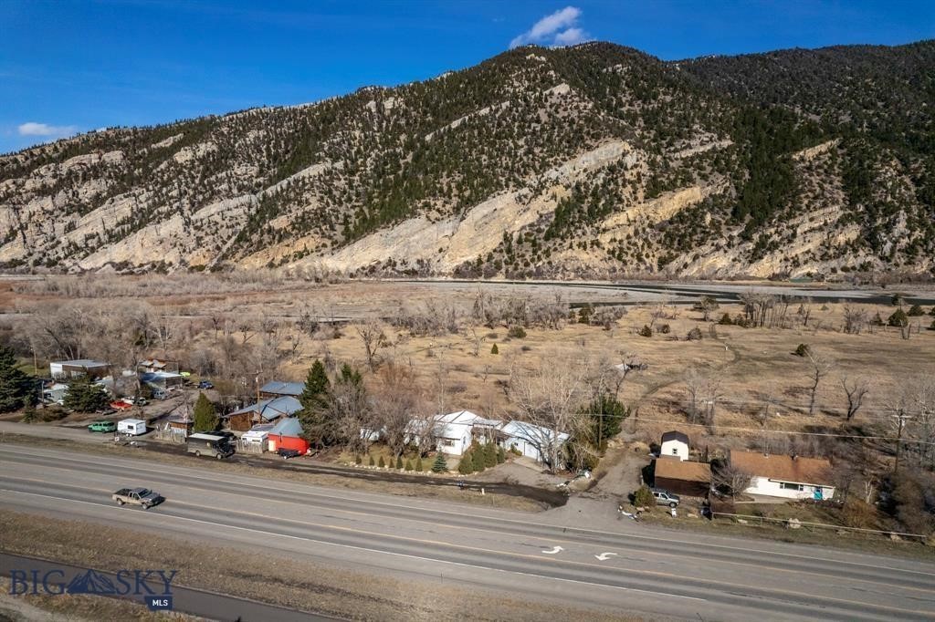5042 US Highway 89 S, Livingston MT 59047