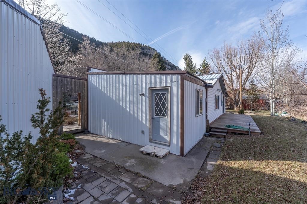 5042 US Highway 89 S, Livingston MT 59047